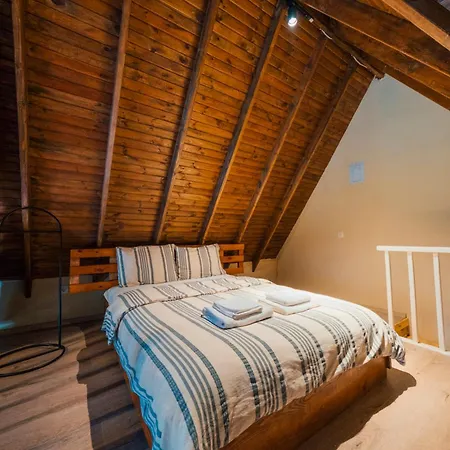 Villa Varuna Evleri *