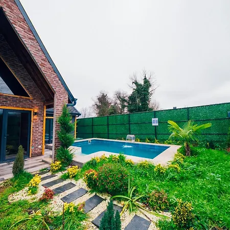 Villa Varuna Evleri *